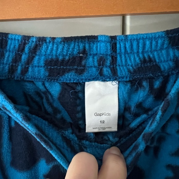 Gap boy’s Dinosaur fleece pj set - Picture 5 of 7